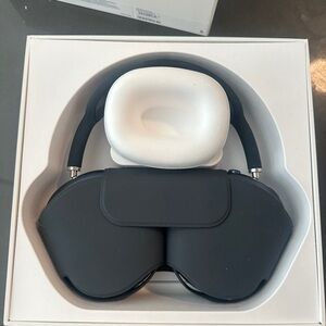Premium VR Headset - Black and White